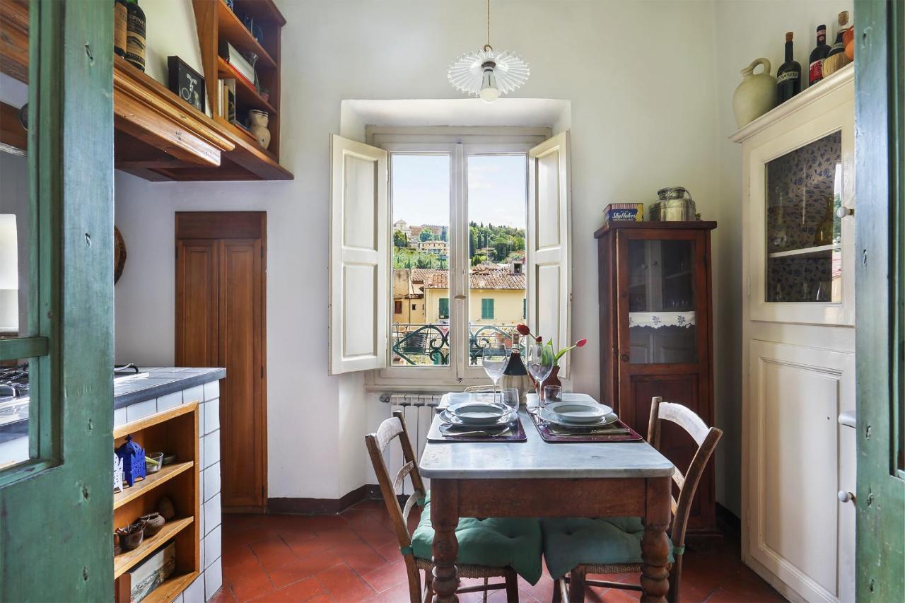 A Postcard View In A Vintage Apartment Florence Exterior photo